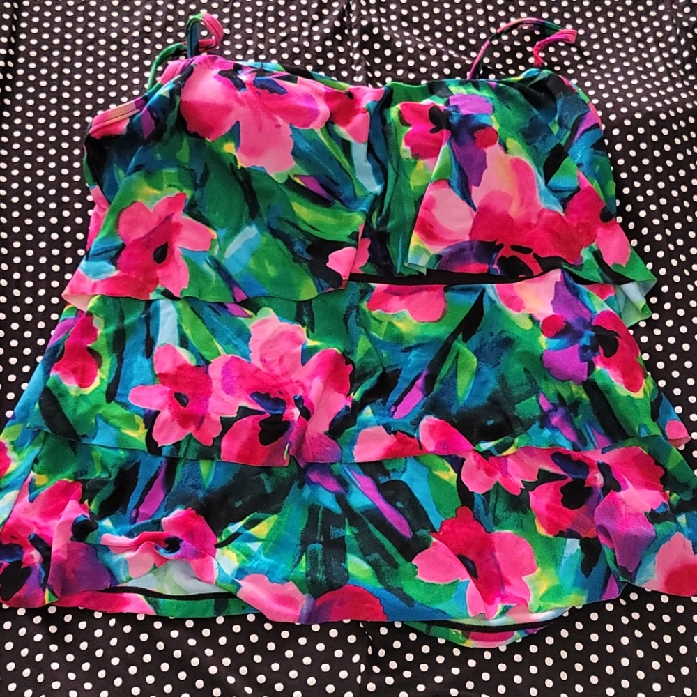 Bathing suit - Picture 3 of 5